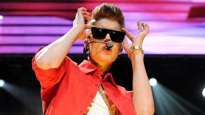 Justin Bieber jingle ball.jpg